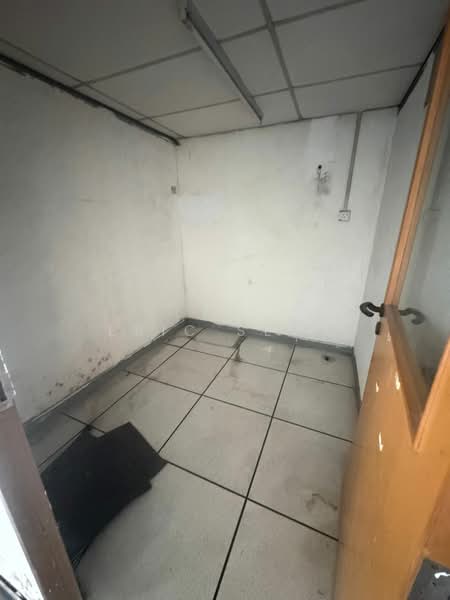Shop for Rent in Johor Bahru (Johor) - Eric Seah - Interior - PropertyGuru.com.my