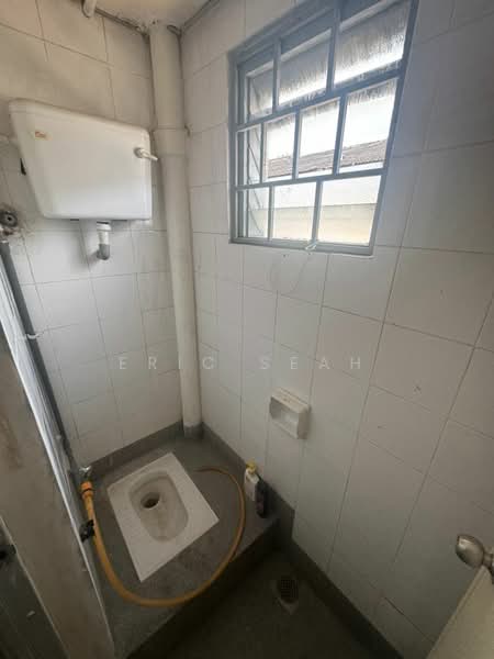 Shop for Rent in Johor Bahru (Johor) - Eric Seah - Bathroom - PropertyGuru.com.my