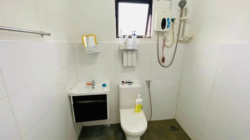 1-storey Terraced House for Sale in Skudai (Johor) - Pauline Ng - Bathroom - PropertyGuru.com.my