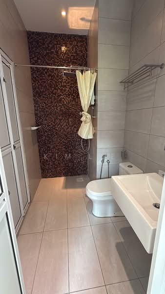 Service Residence for Rent at Harmoni Residence 1 - Kim Lee - Bathroom - PropertyGuru.com.my