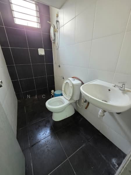 Apartment for Sale at The Pines Residence - Nicole Tan - Bathroom - PropertyGuru.com.my