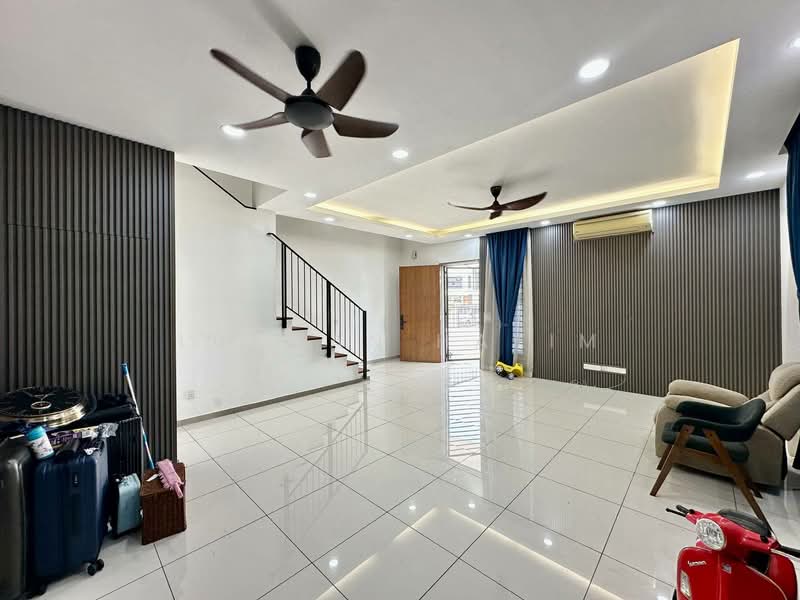 Alam Sari untuk Untuk Dijual - RM 880,000, Mac 2026 - Living Room - PropertyGuru.com.my