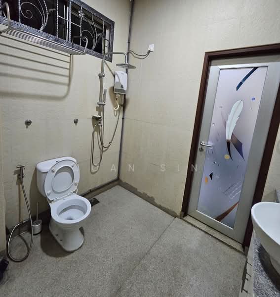 2-storey Terraced House for Sale in Taman Gaya (Ulu Tiram) - Joan Sin - Bathroom - PropertyGuru.com.my