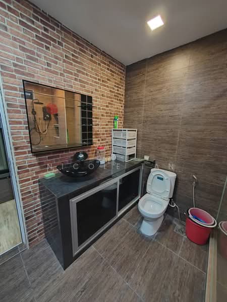 2-storey Terraced House for Sale in Taman Bukit Mewah (Tampoi) - Nicole Tan - Bathroom - PropertyGuru.com.my