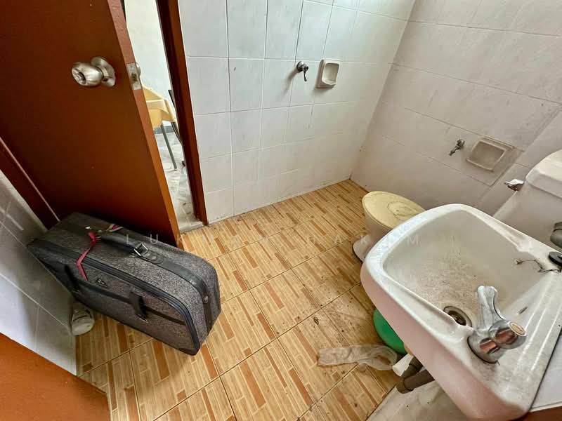 2-storey Terraced House for Sale in Semenyih (Selangor) - Lukman Hakim - Bathroom - PropertyGuru.com.my