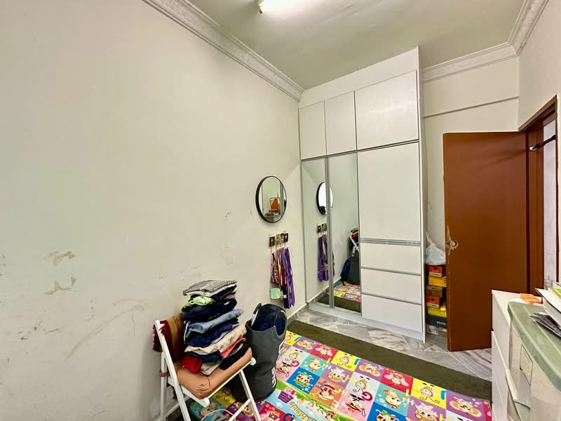 2-storey Terraced House for Sale in Semenyih (Selangor) - Lukman Hakim - Bedroom - PropertyGuru.com.my