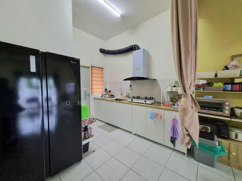 2-storey Terraced House for Sale in Puncak Alam (Selangor) - Rohana Ishak - Kitchen - PropertyGuru.com.my