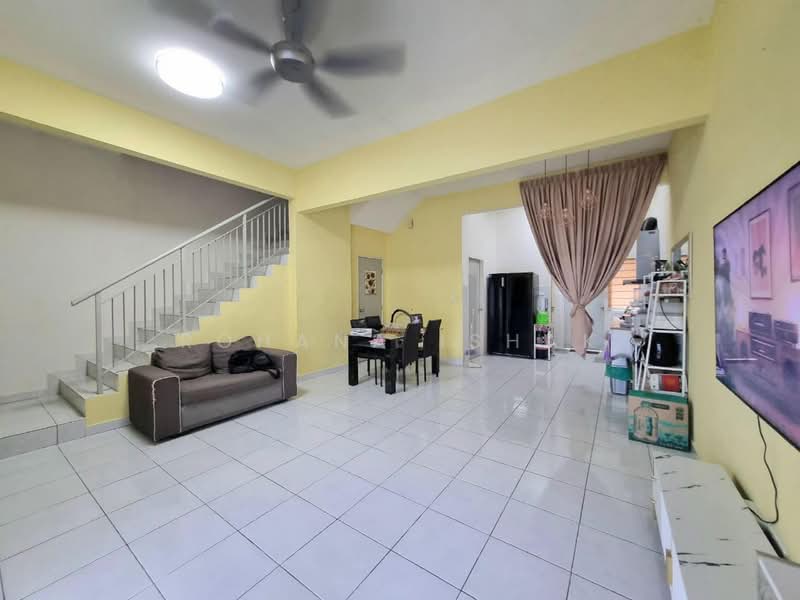 2-storey Terraced House for Sale in Puncak Alam (Selangor) - Rohana Ishak - Living Room - PropertyGuru.com.my