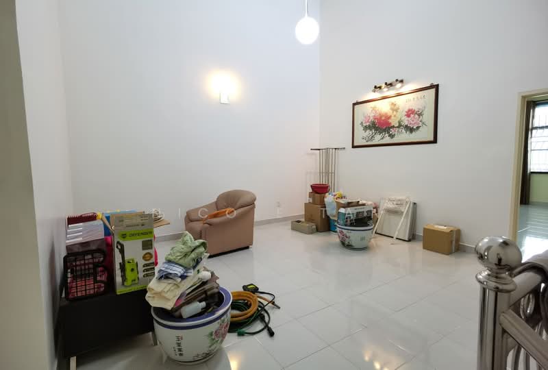 2-storey Terraced House for Sale in Taman Bukit Mewah (Tampoi) - Nicole Tan - Living Room - PropertyGuru.com.my