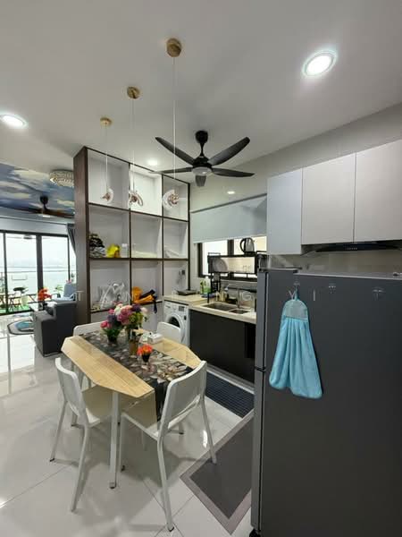 Condominium for Rent at Kings Bay @ Country Garden Danga Bay - Tan Bing Yi - Kitchen - PropertyGuru.com.my