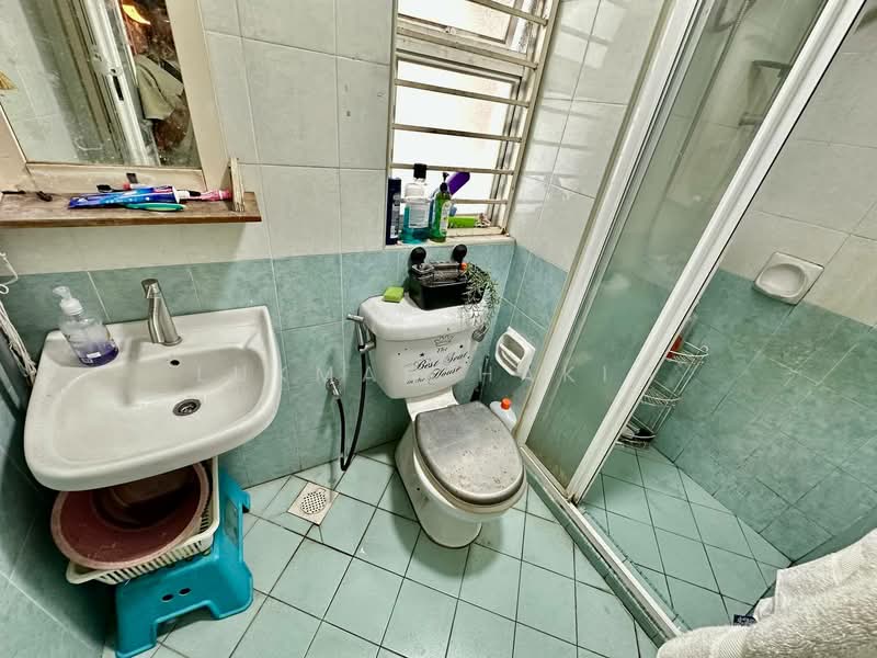 Condominium for Sale at Desa Impiana - Lukman Hakim - Bathroom - PropertyGuru.com.my