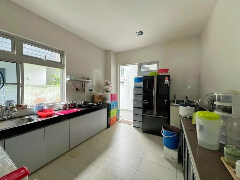 Cluster House for Sale in Taman Ekoflora (Johor Bahru) - Sheng Cheng Tiew - Kitchen - PropertyGuru.com.my