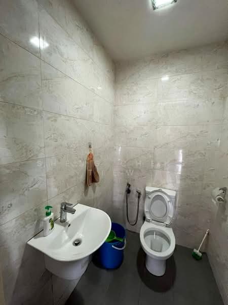 Cluster House for Sale in Taman Ekoflora (Johor Bahru) - Sheng Cheng Tiew - Bathroom - PropertyGuru.com.my