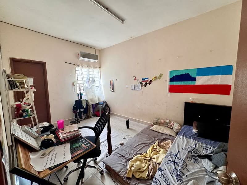 2-storey Terraced House for Sale in Saujana Rawang (Rawang) - Kelvin . - Bedroom - PropertyGuru.com.my