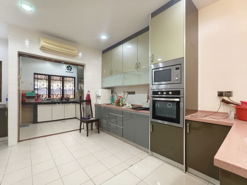 3-storey Terraced House for Sale in Selayang (Selangor) - Marilyn Khor - Kitchen - PropertyGuru.com.my