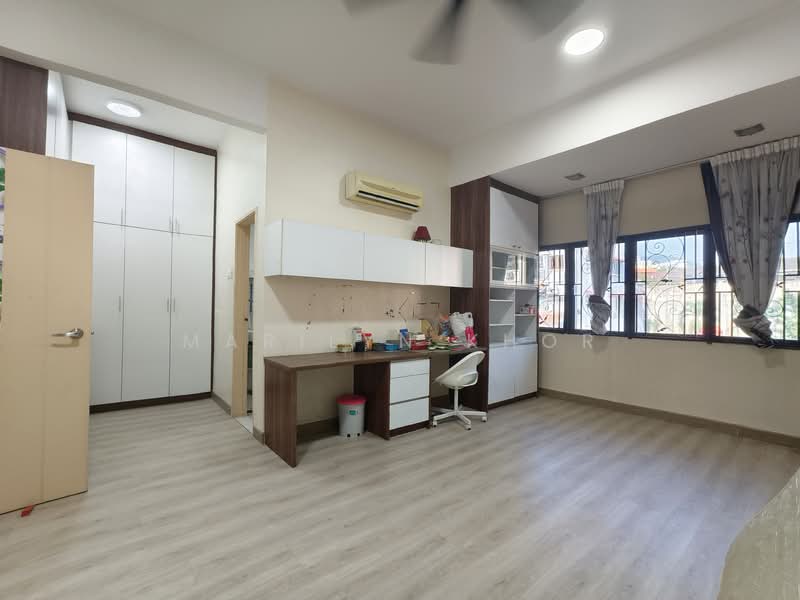 3-storey Terraced House for Sale in Selayang (Selangor) - Marilyn Khor - Study - PropertyGuru.com.my