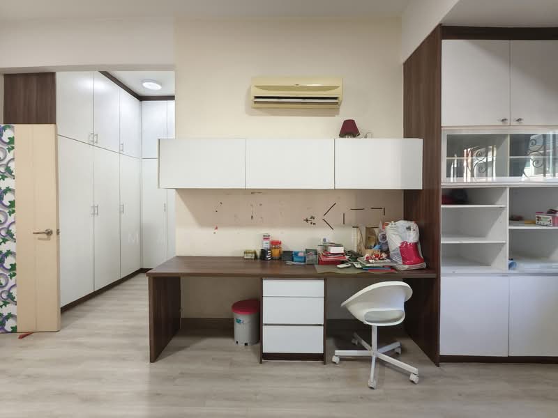 3-storey Terraced House for Sale in Selayang (Selangor) - Marilyn Khor - Study - PropertyGuru.com.my