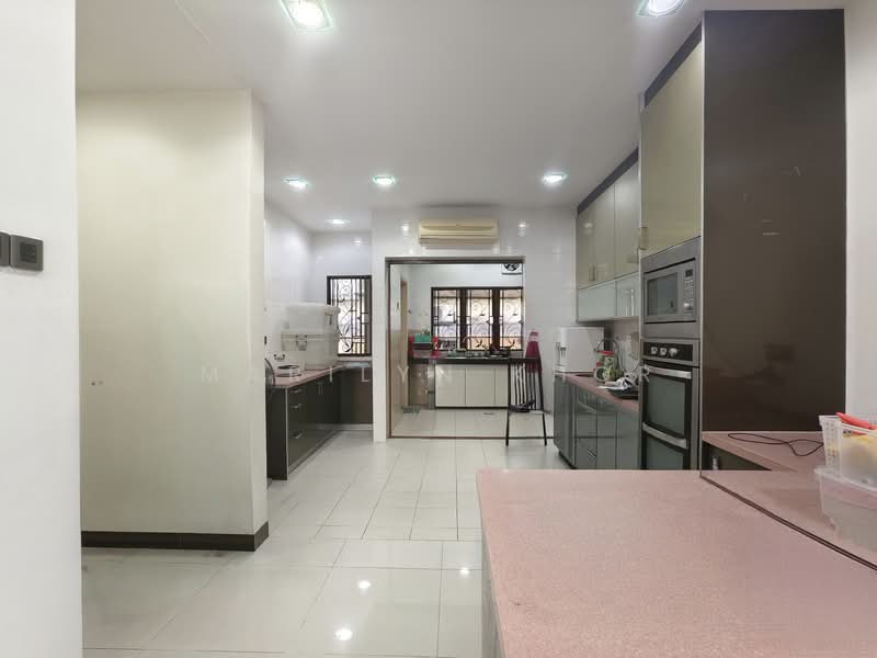 3-storey Terraced House for Sale in Selayang (Selangor) - Marilyn Khor - Kitchen - PropertyGuru.com.my