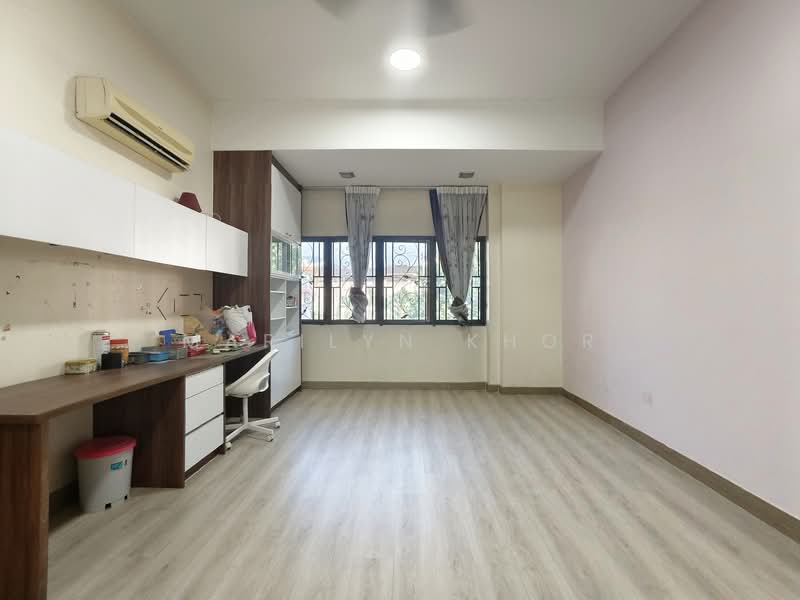 3-storey Terraced House for Sale in Selayang (Selangor) - Marilyn Khor - Study - PropertyGuru.com.my
