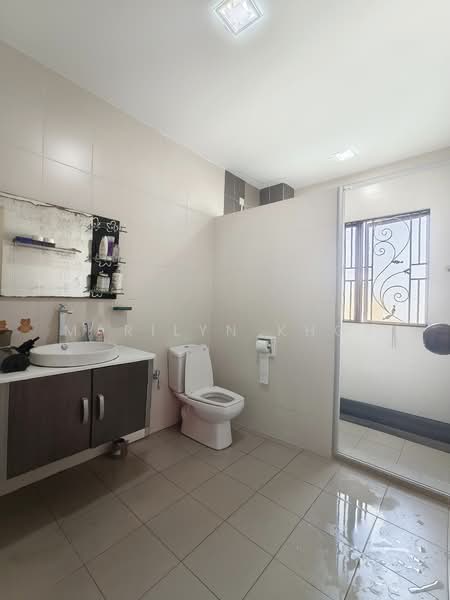 3-storey Terraced House for Sale in Selayang (Selangor) - Marilyn Khor - Bathroom - PropertyGuru.com.my