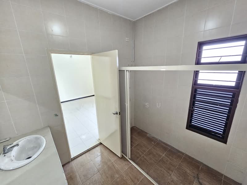 Bukit Jelutong untuk Untuk Disewa - RM 2,500 /bulan, Feb 2026 - Bathroom - PropertyGuru.com.my