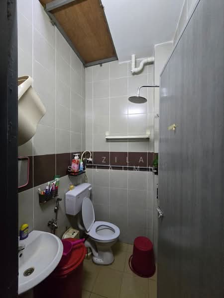Taman ixora, Bukit Naga, Seksyen 32 Shah Alam untuk Untuk Dijual - RM 410,000, Mac 2026 - Bathroom - PropertyGuru.com.my