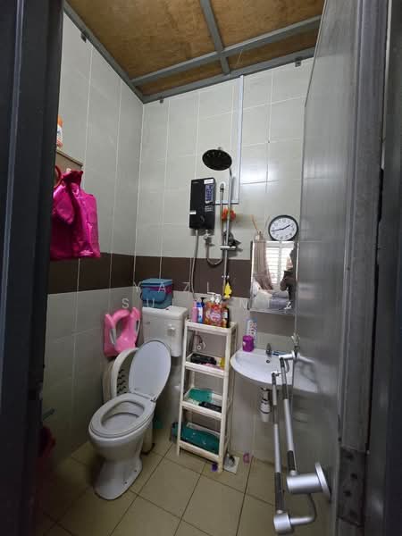Taman ixora, Bukit Naga, Seksyen 32 Shah Alam untuk Untuk Dijual - RM 410,000, Mac 2026 - Bathroom - PropertyGuru.com.my