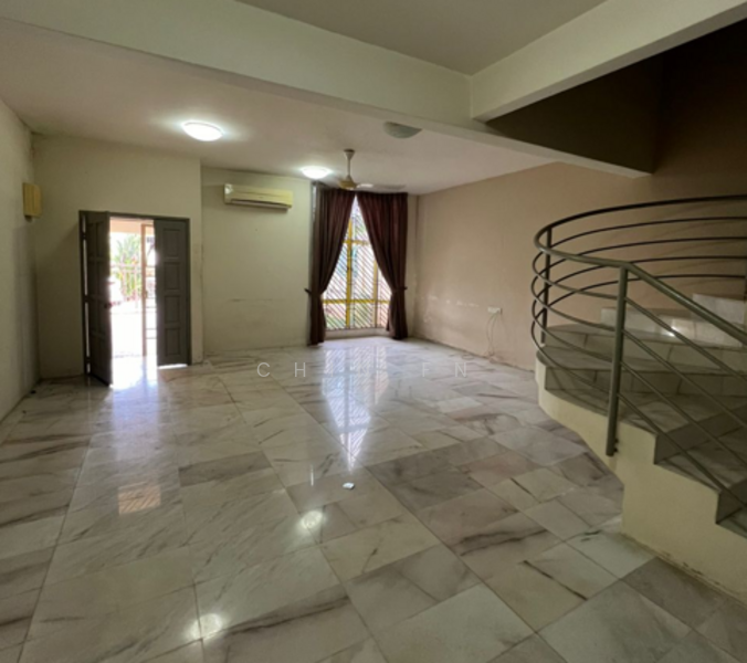 Taman Suria untuk Untuk Dijual - RM 450,000, Feb 2026 - Living Room - PropertyGuru.com.my