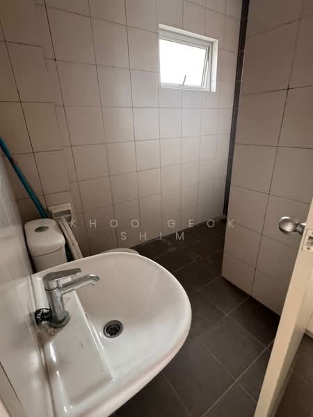 2-storey Terraced House for Rent in Kota Kemuning (Shah Alam) - KHOO GEOK SHIM - Bathroom - PropertyGuru.com.my