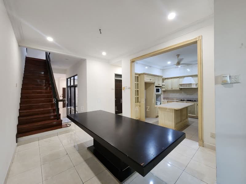 2-storey Terraced House for Sale in Bukit Jelutong (Shah Alam) - Rafedah Binti Abdul Aziz - Kitchen - PropertyGuru.com.my