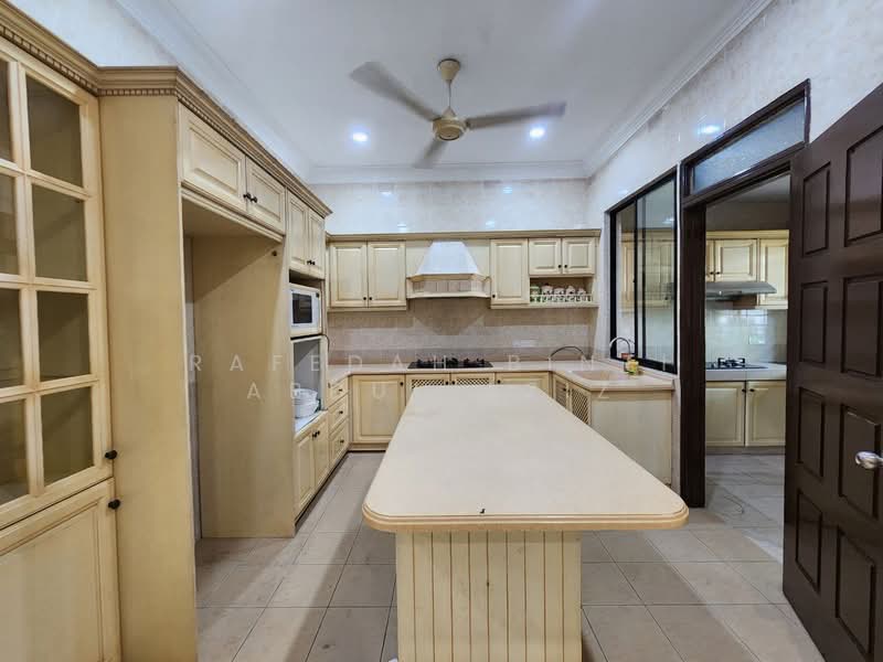 2-storey Terraced House for Sale in Bukit Jelutong (Shah Alam) - Rafedah Binti Abdul Aziz - Kitchen - PropertyGuru.com.my