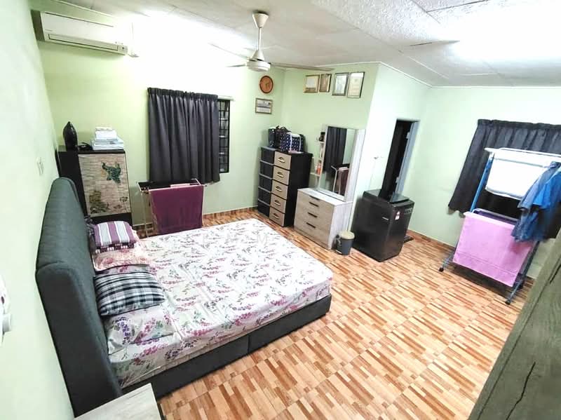 1-storey Terraced House for Sale in Taman Seremban Jaya (Rantau) - Emma R - Bedroom - PropertyGuru.com.my