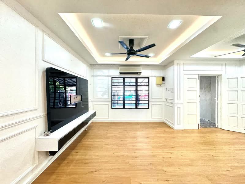 2-storey Terraced House for Sale in Kajang (Selangor) - Azli Ibrahim - Living Room - PropertyGuru.com.my