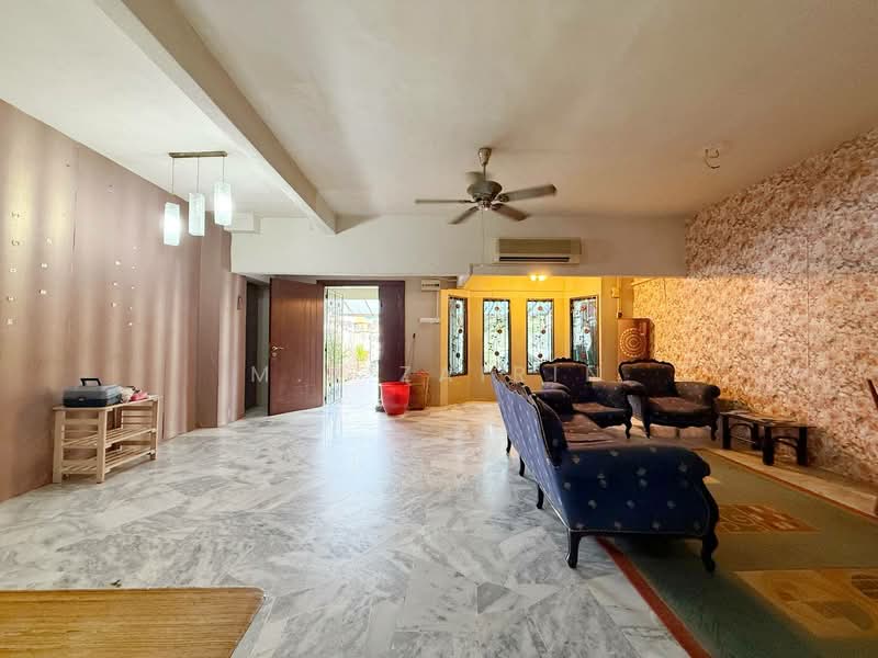 2-storey Terraced House for Sale in Bandar Baru Ampang (Ampang) - M.J Zairin - Living Room - PropertyGuru.com.my