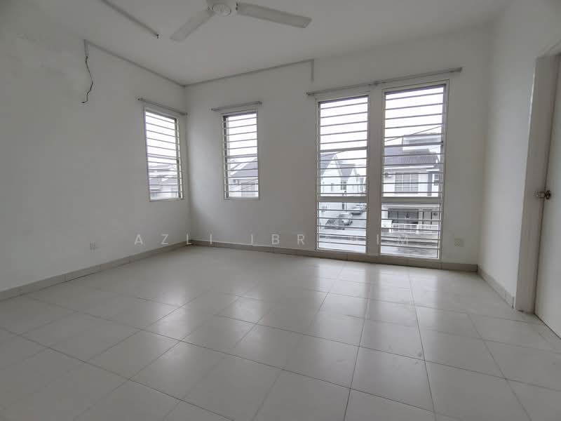 2-storey Terraced House for Sale in Taman Dato Demang (Seri Kembangan) - Azli Ibrahim - Interior - PropertyGuru.com.my