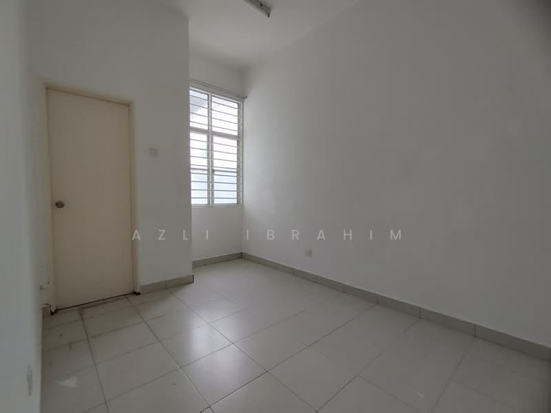 2-storey Terraced House for Sale in Taman Dato Demang (Seri Kembangan) - Azli Ibrahim - Interior - PropertyGuru.com.my