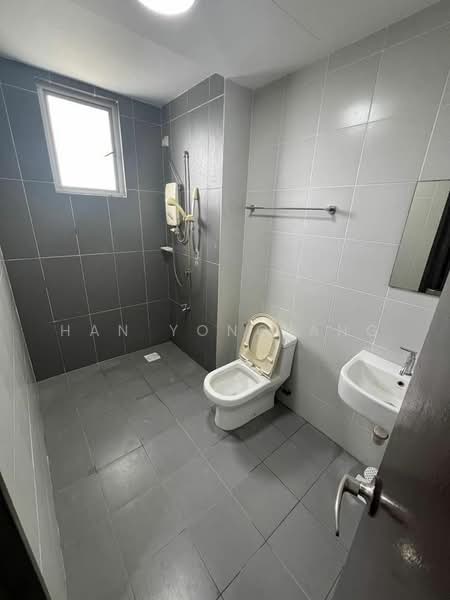 Service Residence for Sale at Pandan Residence - Han Yong Ang - Bathroom - PropertyGuru.com.my