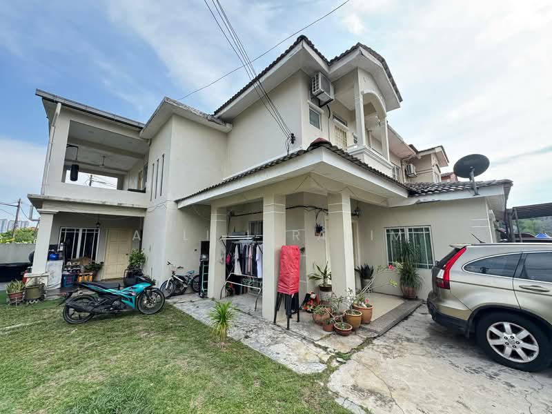 2-storey Terraced House for Sale in Taman Equine (Seri Kembangan) - Azli Ibrahim - Exterior - PropertyGuru.com.my