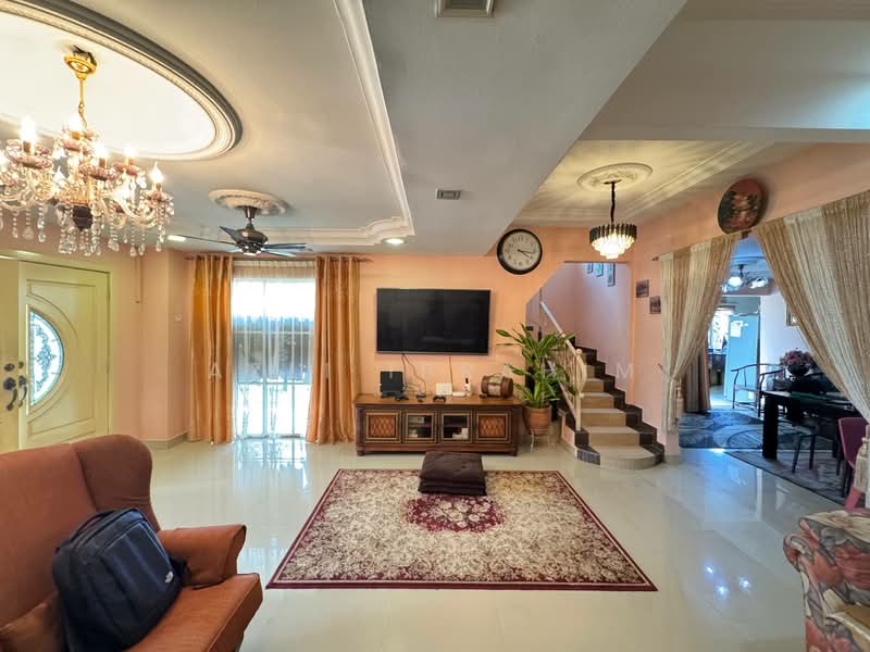 2-storey Terraced House for Sale in Taman Equine (Seri Kembangan) - Azli Ibrahim - Living Room - PropertyGuru.com.my