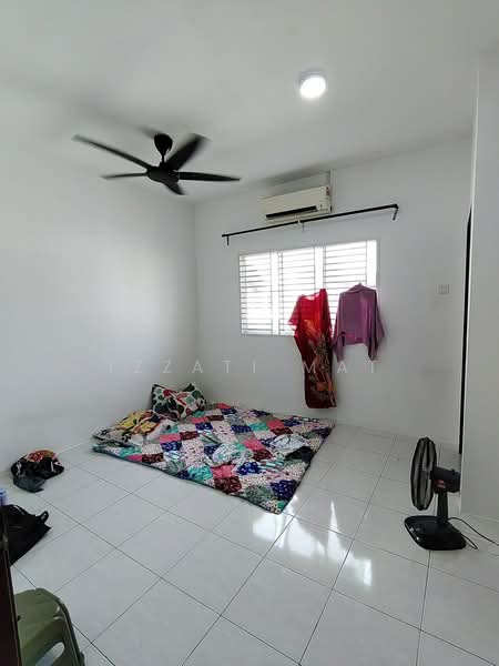2-storey Terraced House for Sale in Taman Desiran Bayu (Puchong) - Izzati Mat - Bedroom - PropertyGuru.com.my