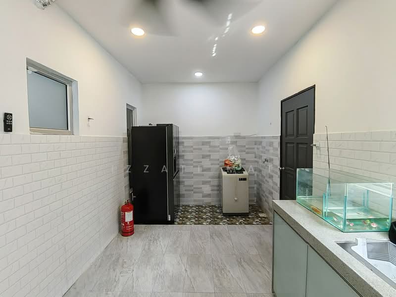 2-storey Terraced House for Sale in Taman Desiran Bayu (Puchong) - Izzati Mat - Kitchen - PropertyGuru.com.my