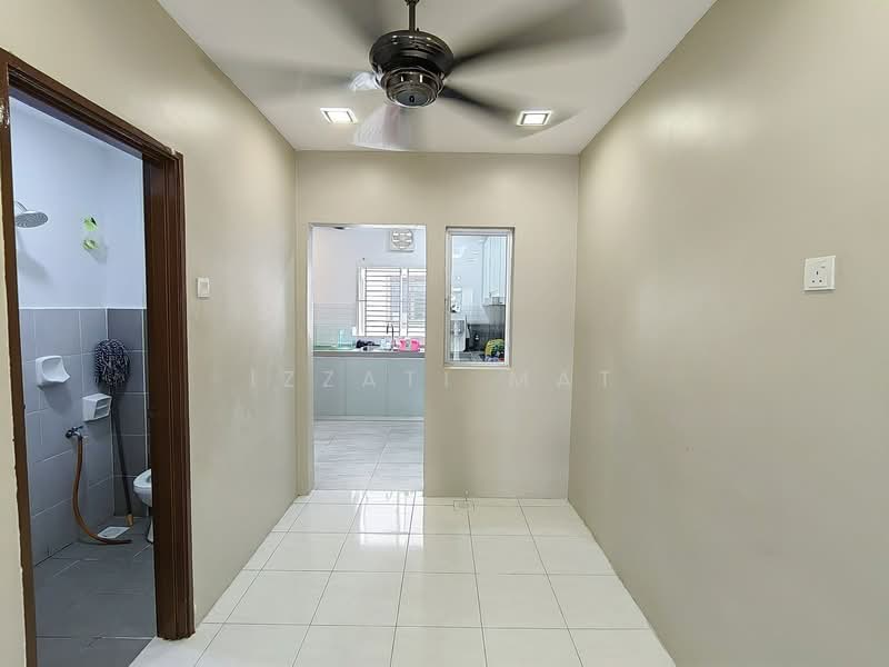 2-storey Terraced House for Sale in Taman Desiran Bayu (Puchong) - Izzati Mat - Bathroom - PropertyGuru.com.my