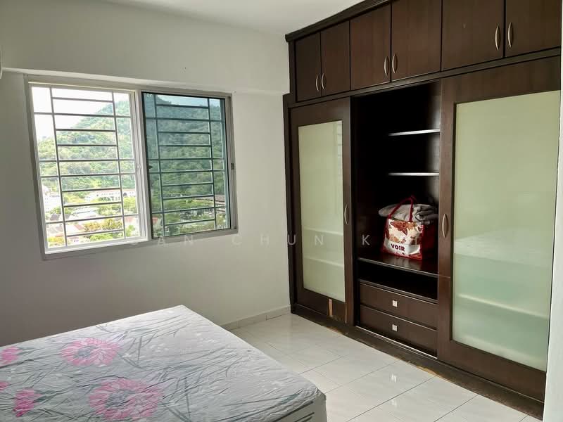 Taman Pekaka Block 31 untuk Untuk Disewa - RM 1,500 /bulan, Feb 2026 - Bedroom - PropertyGuru.com.my