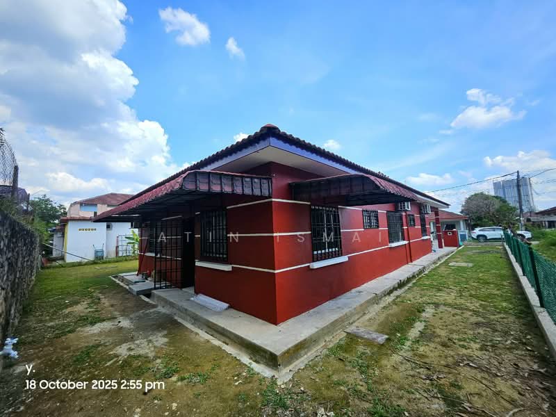 Bungalow for Sale in Bandar Putra Permai (Seri Kembangan) - Fatin Ismail - Exterior - PropertyGuru.com.my