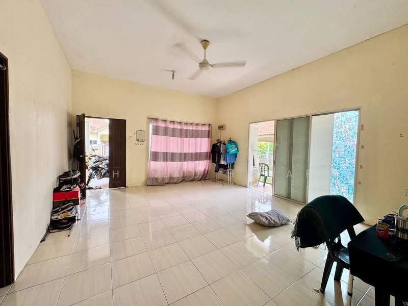 Semi-Detached House for Sale in Bandar Baru Salak Tinggi (Sepang) - Mohamad Hanafi - Living Room - PropertyGuru.com.my