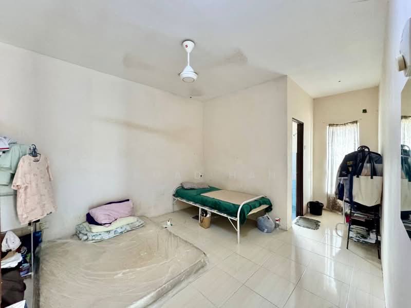 Semi-Detached House for Sale in Bandar Baru Salak Tinggi (Sepang) - Mohamad Hanafi - Bedroom - PropertyGuru.com.my