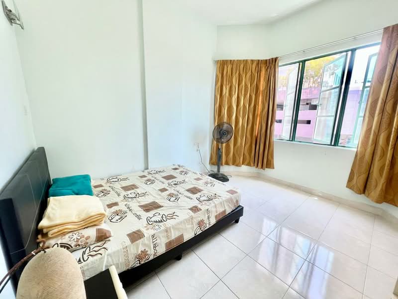 Condominium for Rent at Tanjung Park Condominium - Alex Lim - Bedroom - PropertyGuru.com.my