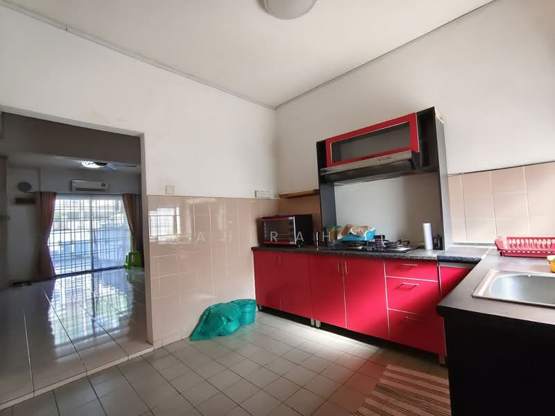 Taman Puncak Jalil untuk Untuk Dijual - RM 550,000, Mac 2026 - Kitchen - PropertyGuru.com.my