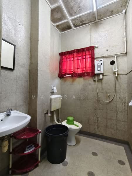 Taman Puncak Jalil untuk Untuk Dijual - RM 550,000, Mac 2026 - Bathroom - PropertyGuru.com.my
