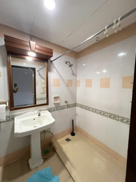 Condominium for Sale at Desa Acacia - SH Lim - Bathroom - PropertyGuru.com.my